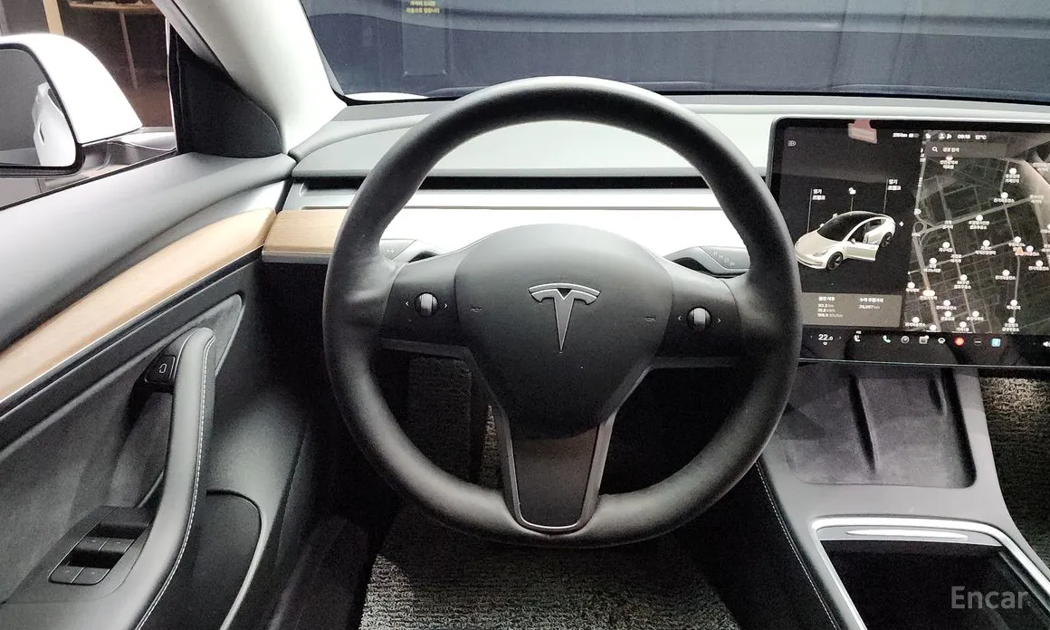 Фото 13 - Tesla Model 3