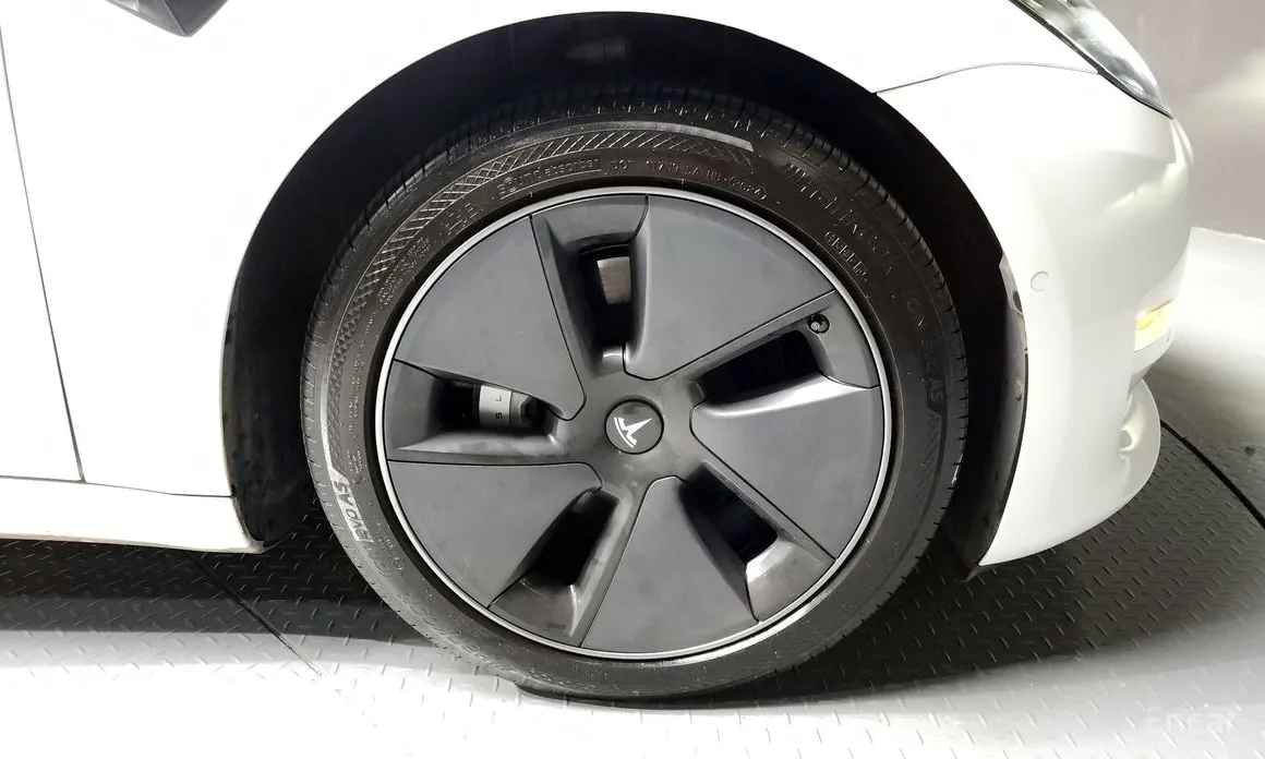 Фото 5 - Tesla Model 3