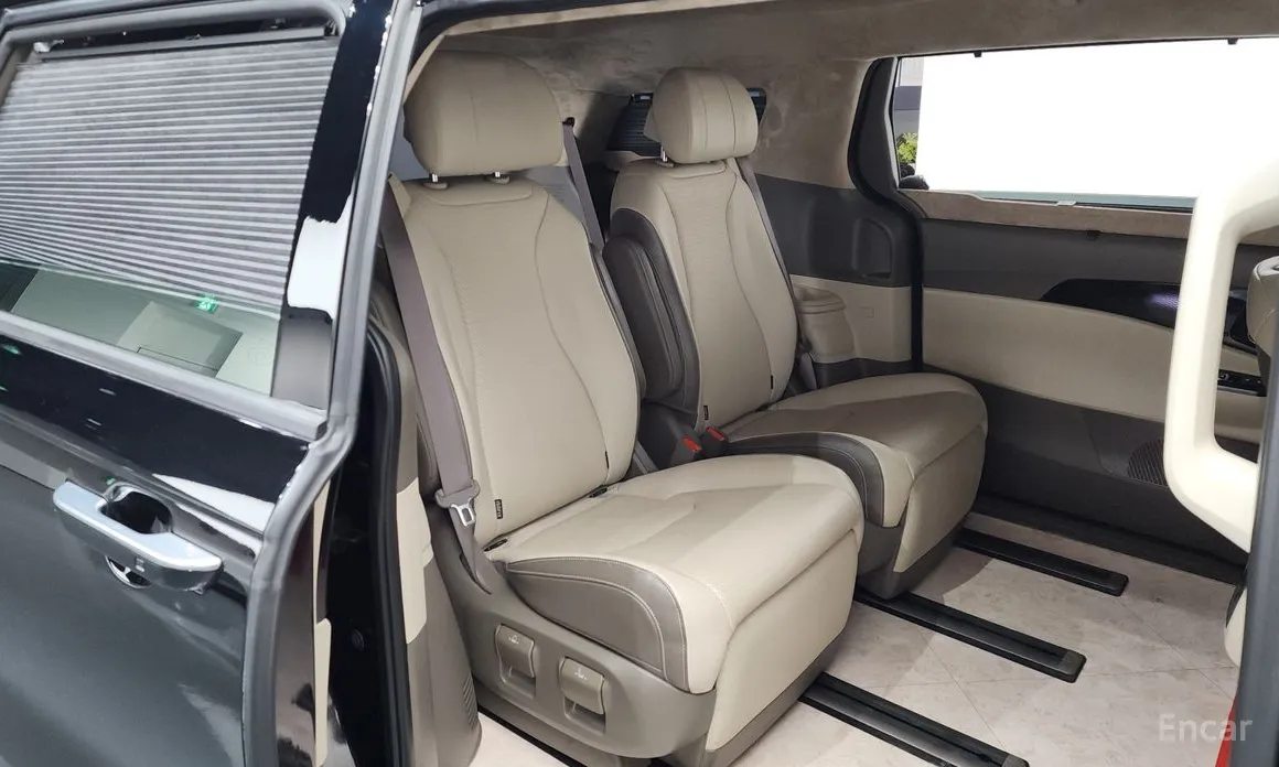 Фото 12 - Kia Carnival