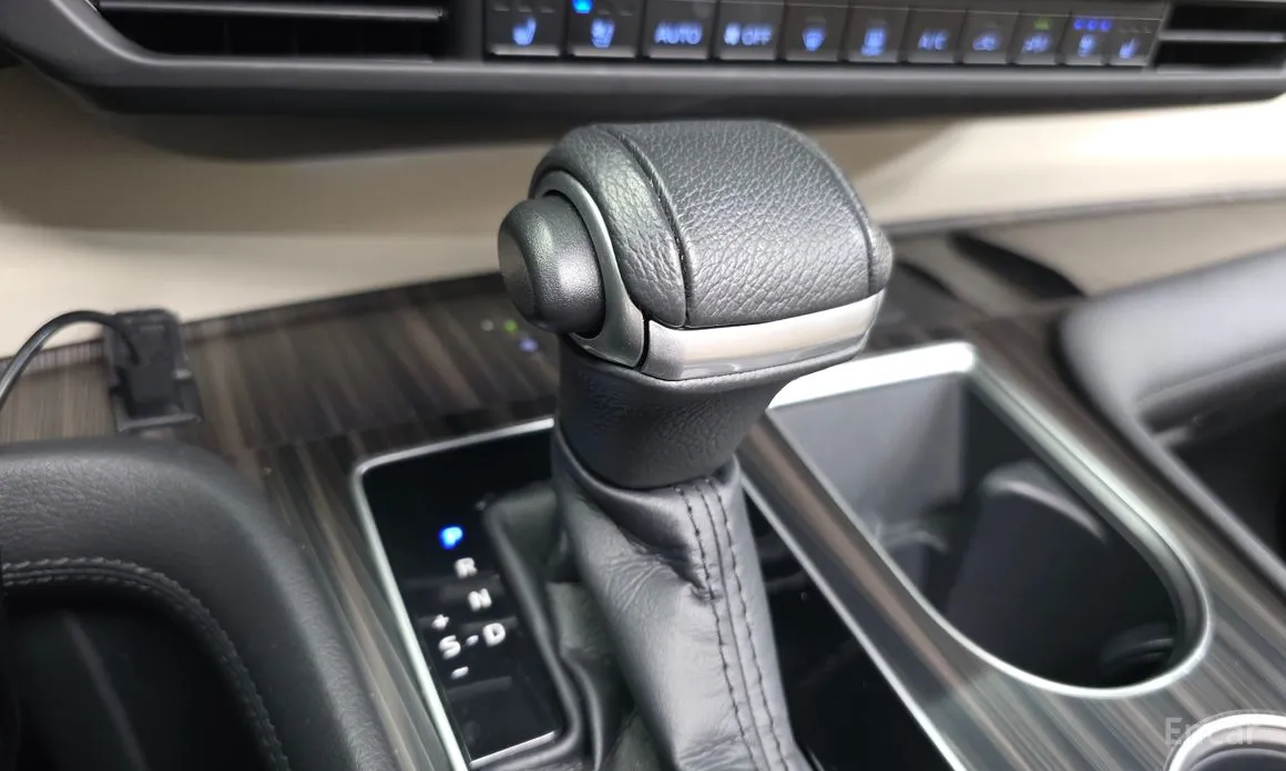 Фото 9 - Toyota Sienna