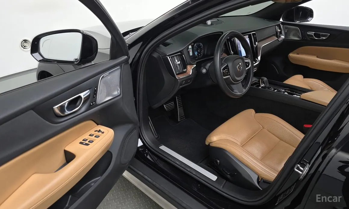 Фото 11 - Volvo V60