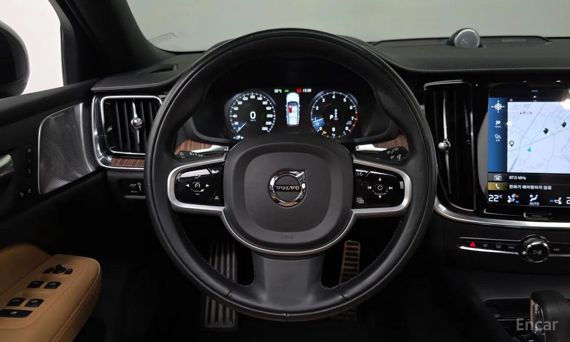 Фото 13 - Volvo V60