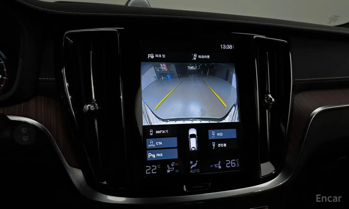 Фото 15 - Volvo V60