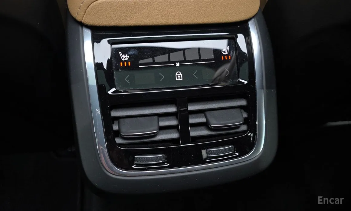 Фото 18 - Volvo V60