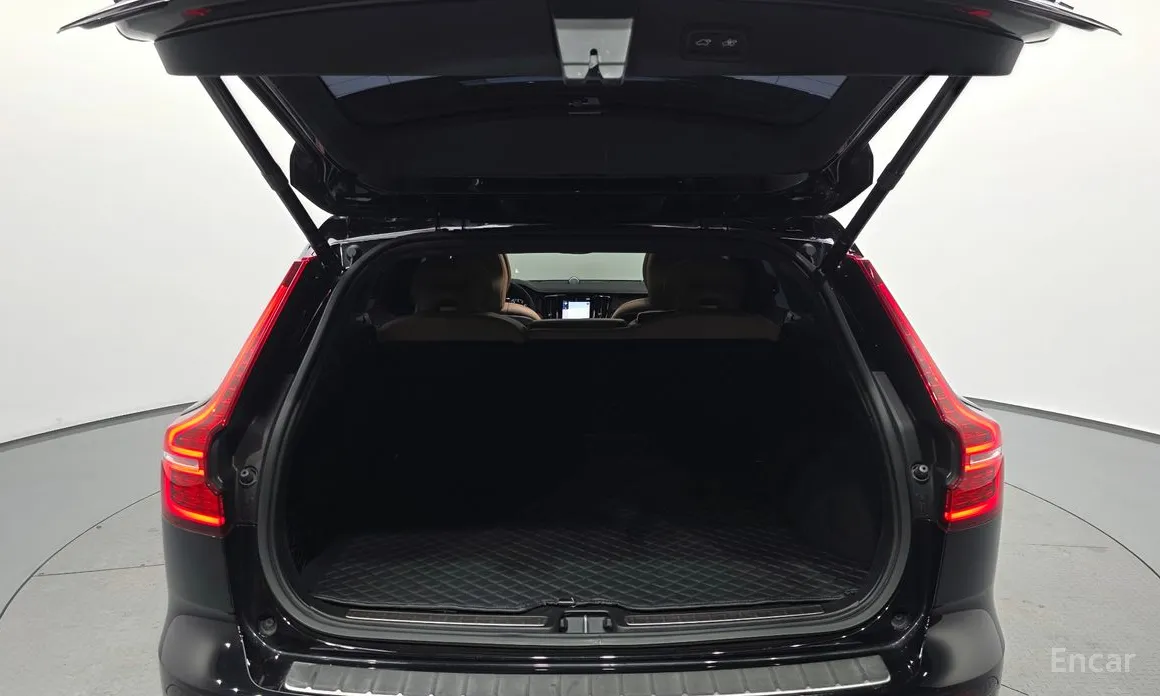 Фото 20 - Volvo V60