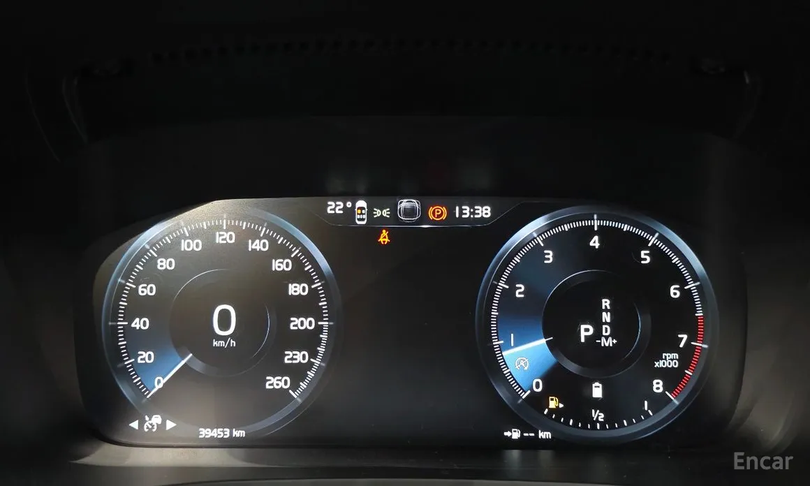 Фото 8 - Volvo V60