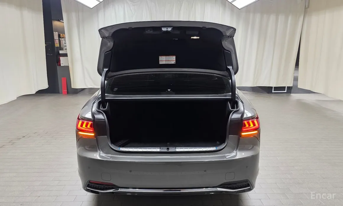 Фото 20 - Lexus LS