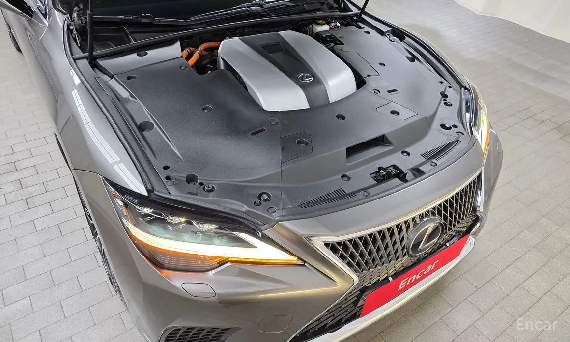 Фото 6 - Lexus LS