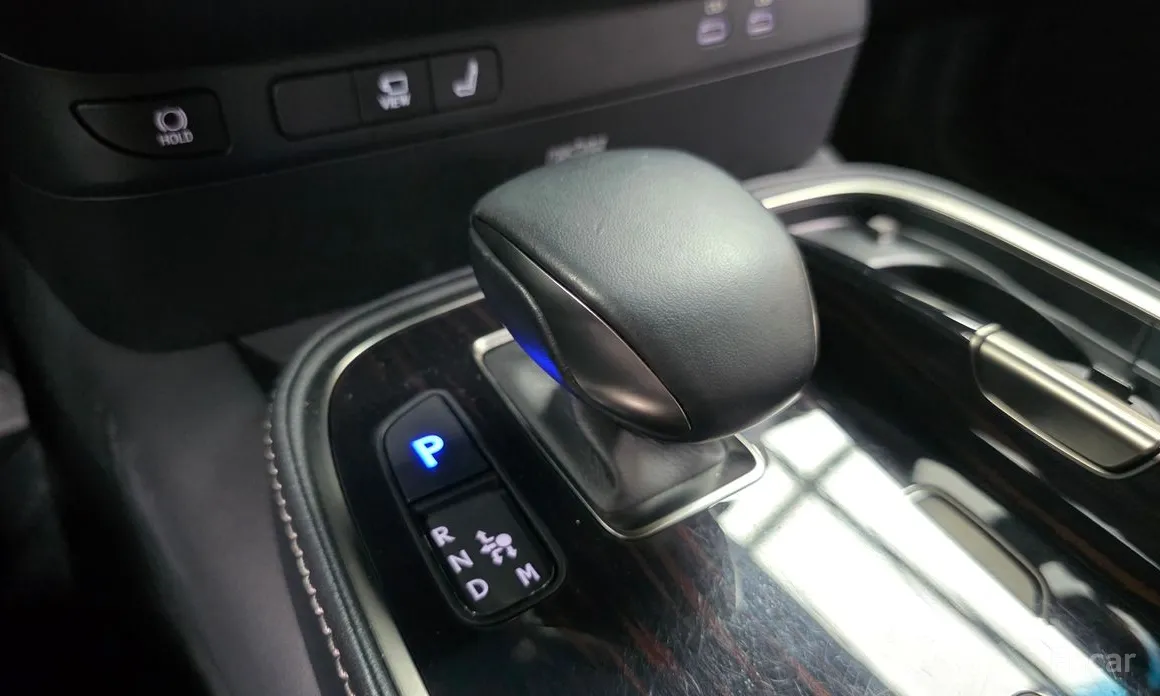 Фото 9 - Lexus LS