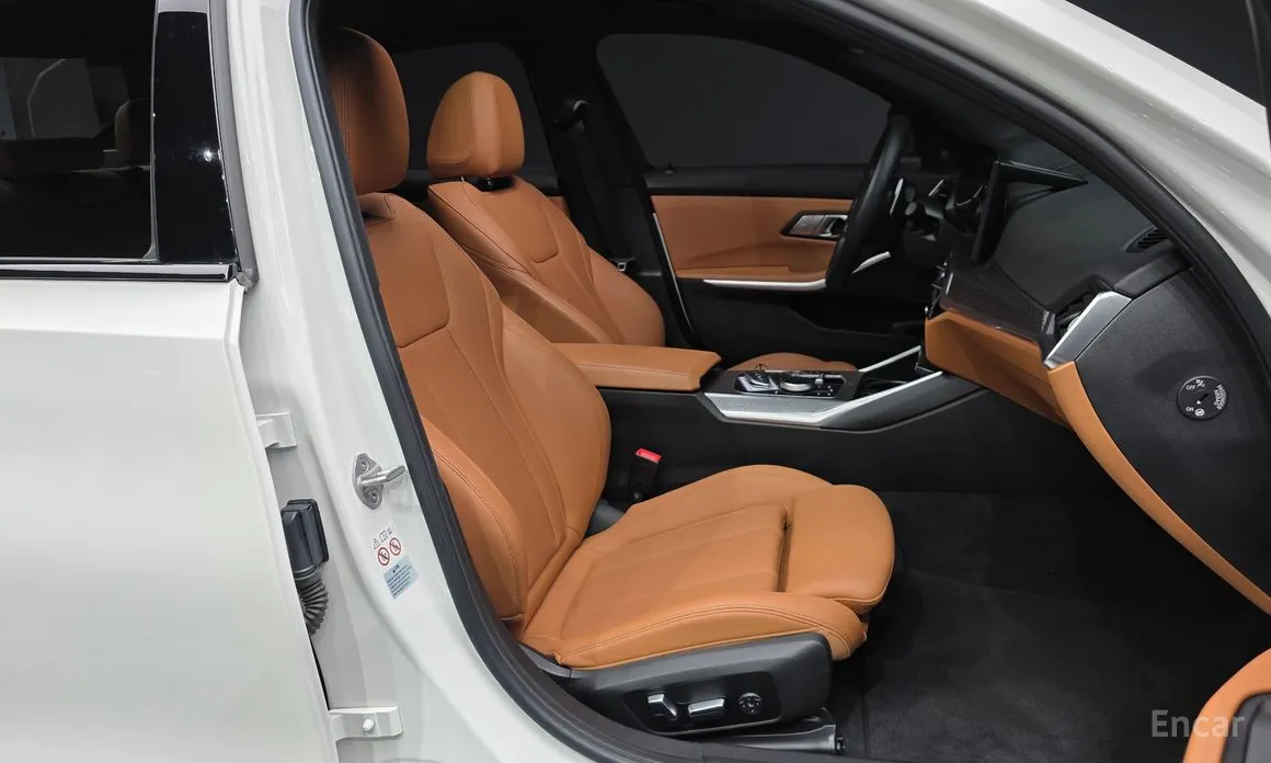 Photo 11 - BMW 3 Series