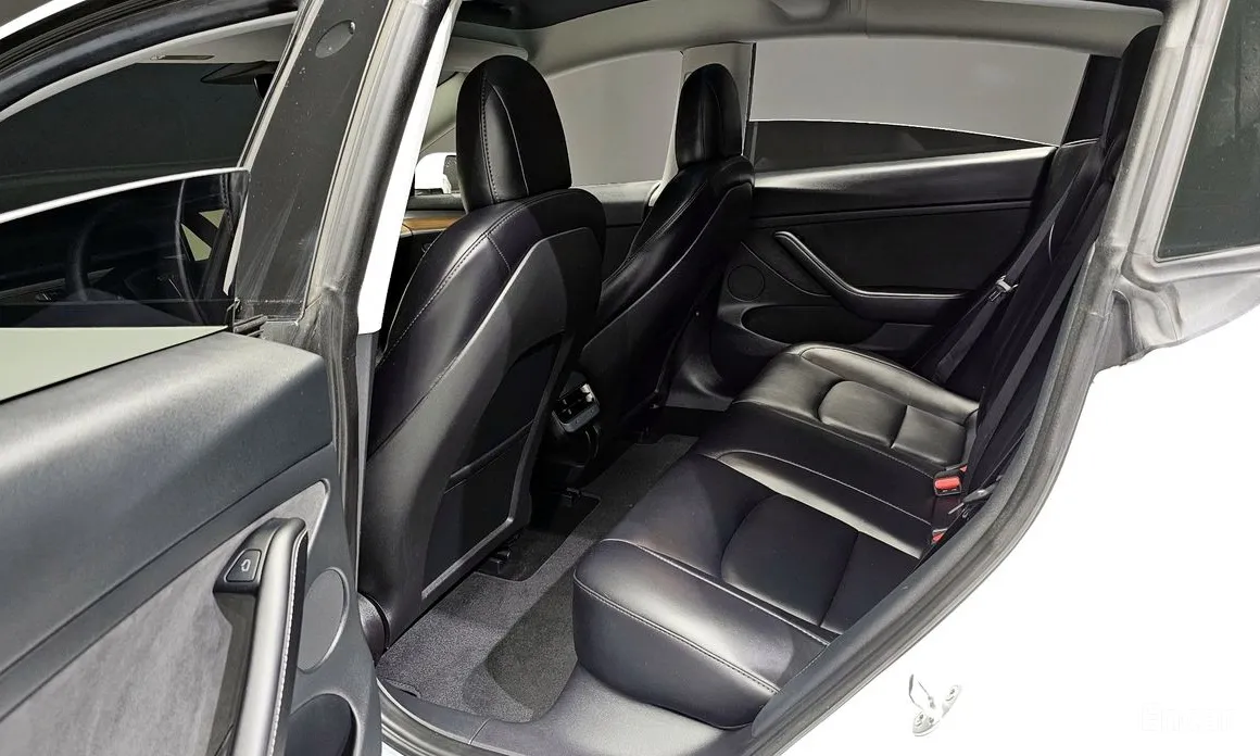 Фото 12 - Tesla Model 3