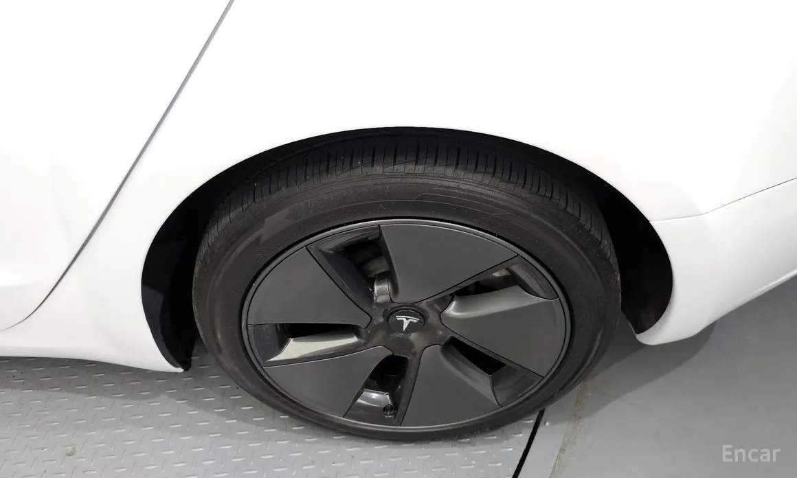 Фото 5 - Tesla Model 3