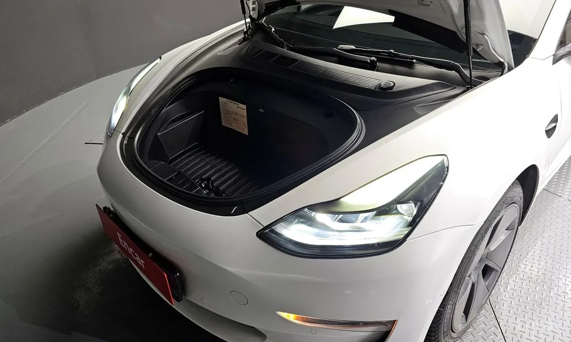 Фото 6 - Tesla Model 3