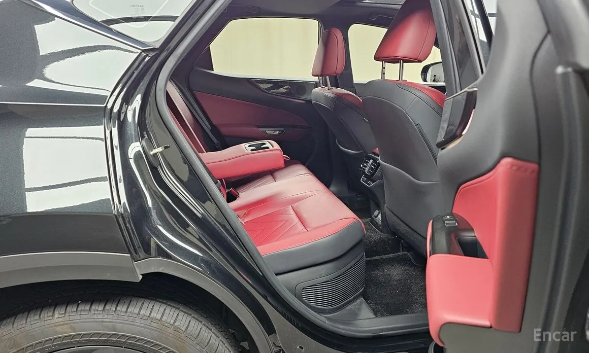 Фото 12 - Lexus NX