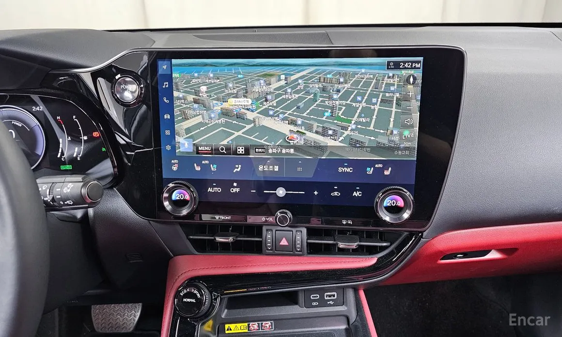 Фото 15 - Lexus NX