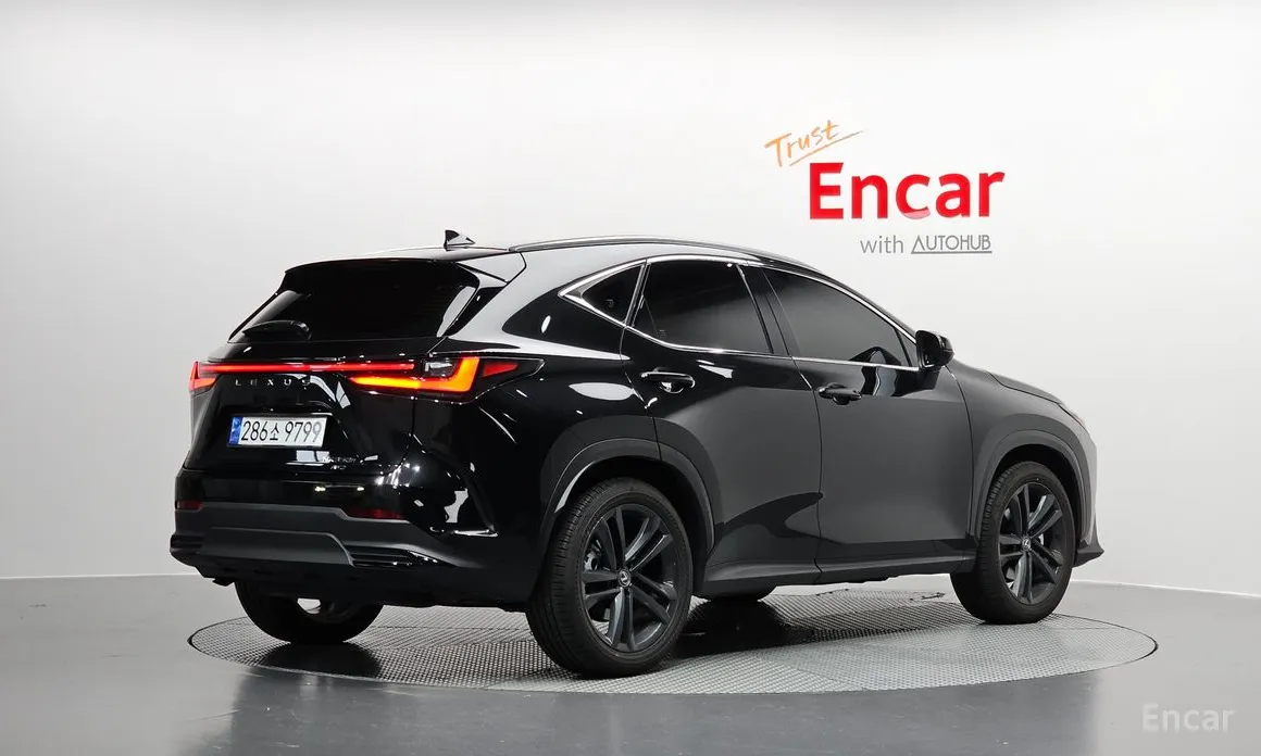 Фото 2 - Lexus NX