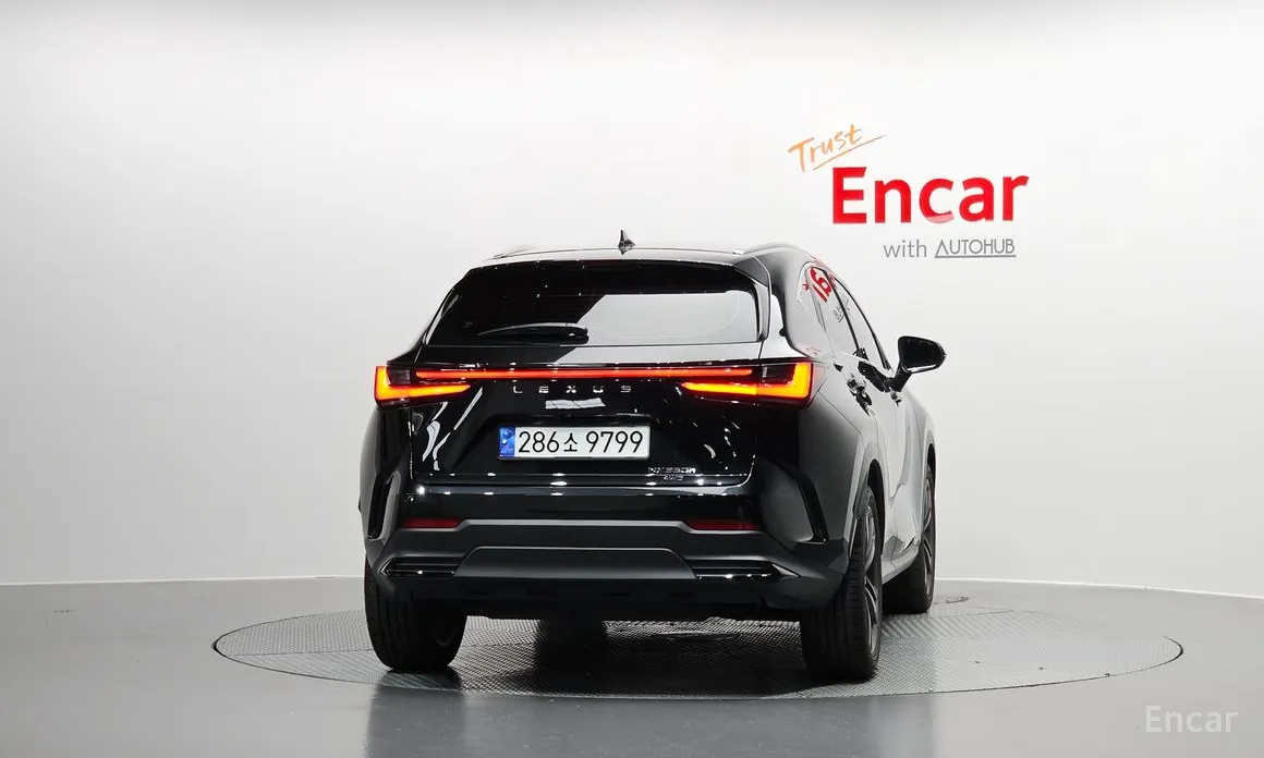 Фото 4 - Lexus NX