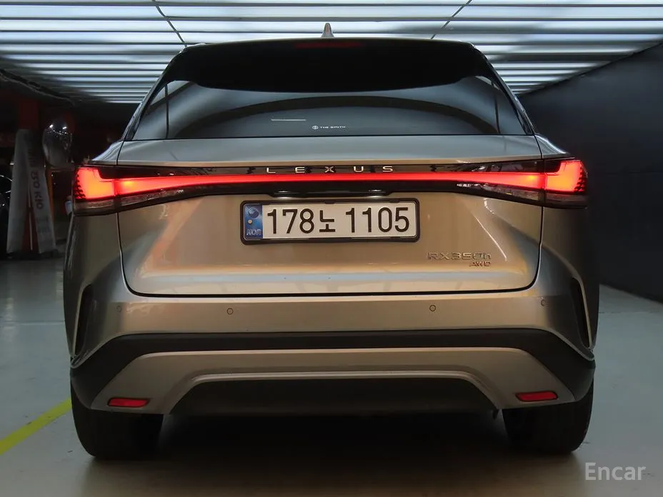 Фото 4 - Lexus RX