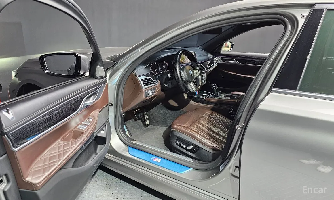 Фото 10 - BMW 7 Series