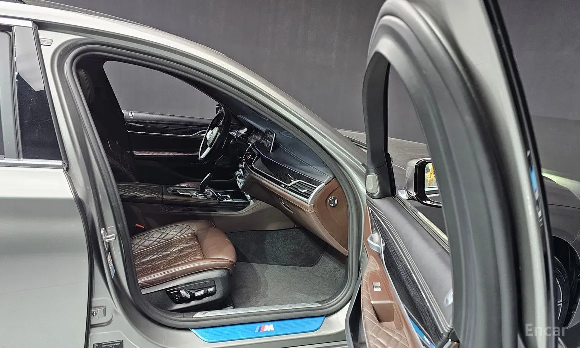 Фото 11 - BMW 7 Series