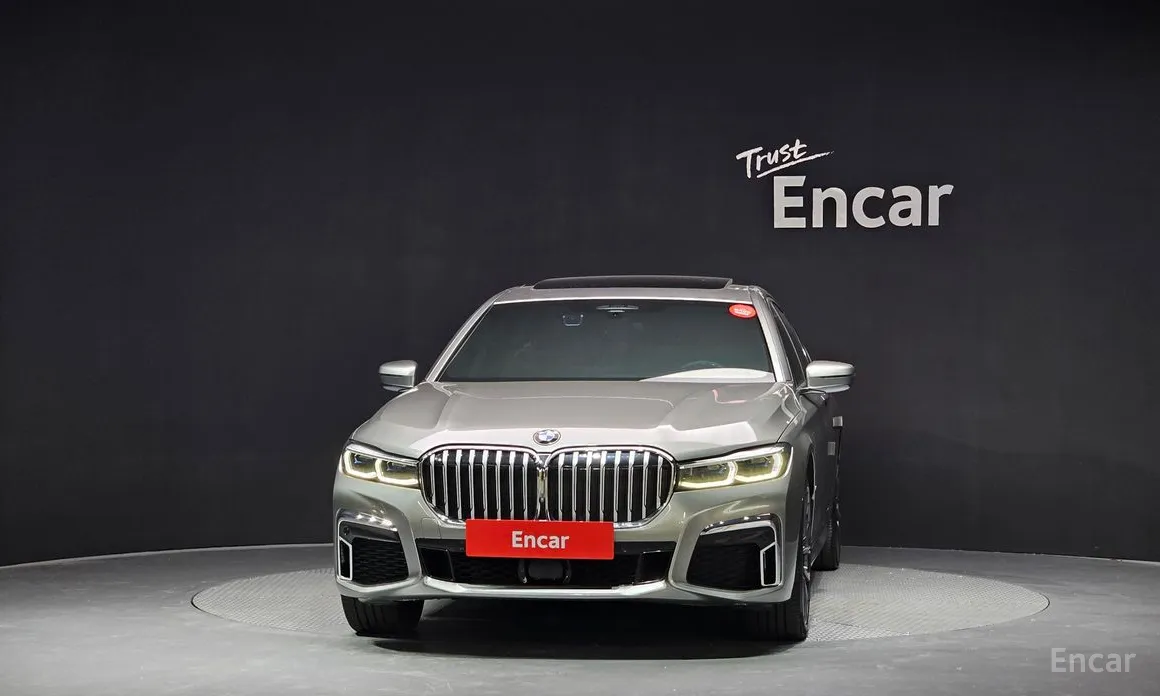 Фото 3 - BMW 7 Series