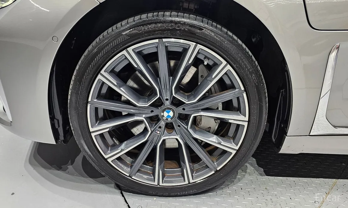 Фото 5 - BMW 7 Series