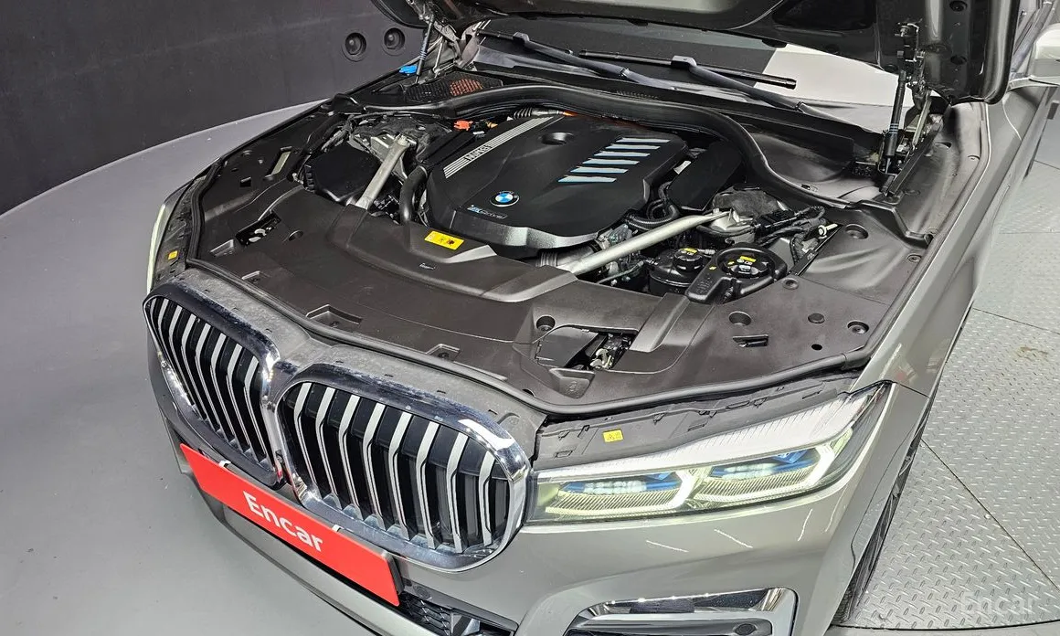 Фото 6 - BMW 7 Series