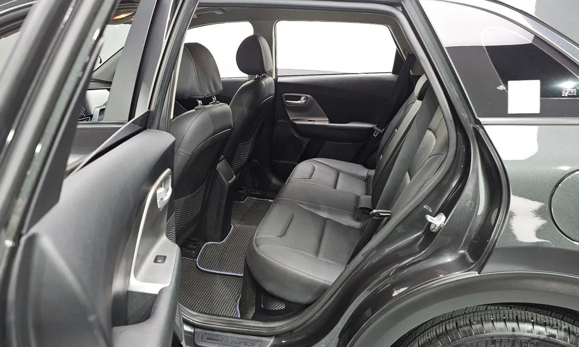 Фото 11 - Kia Niro