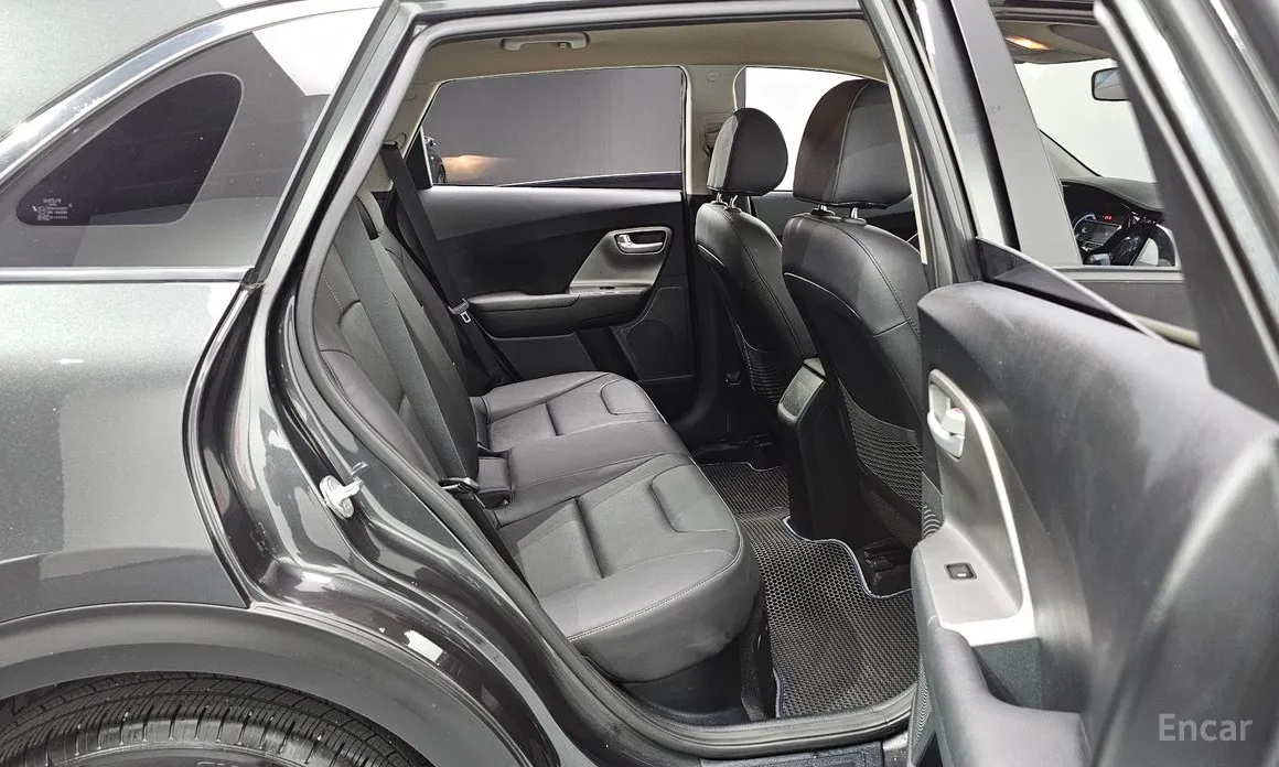 Фото 13 - Kia Niro