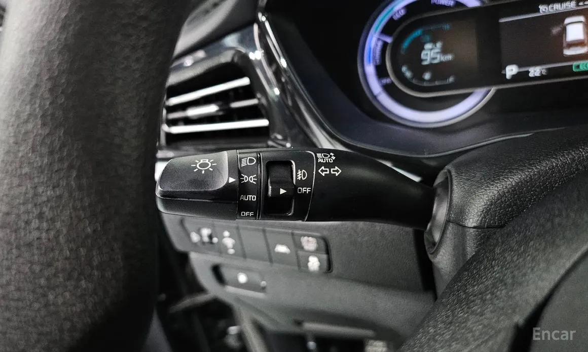 Фото 16 - Kia Niro