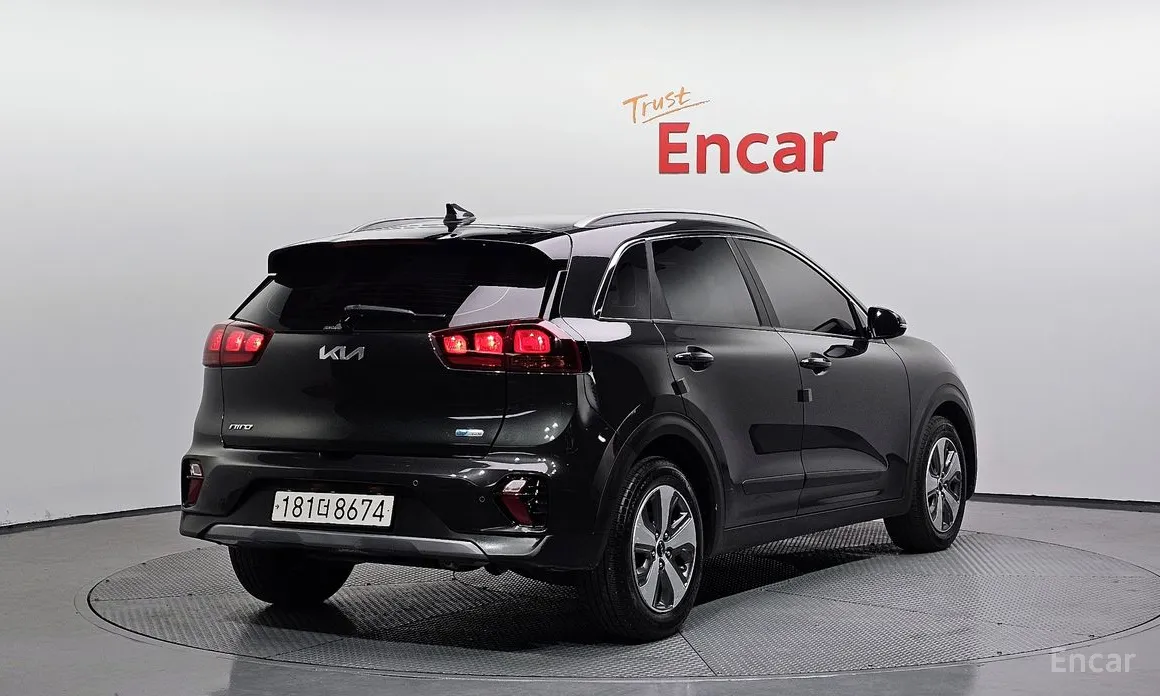 Фото 2 - Kia Niro