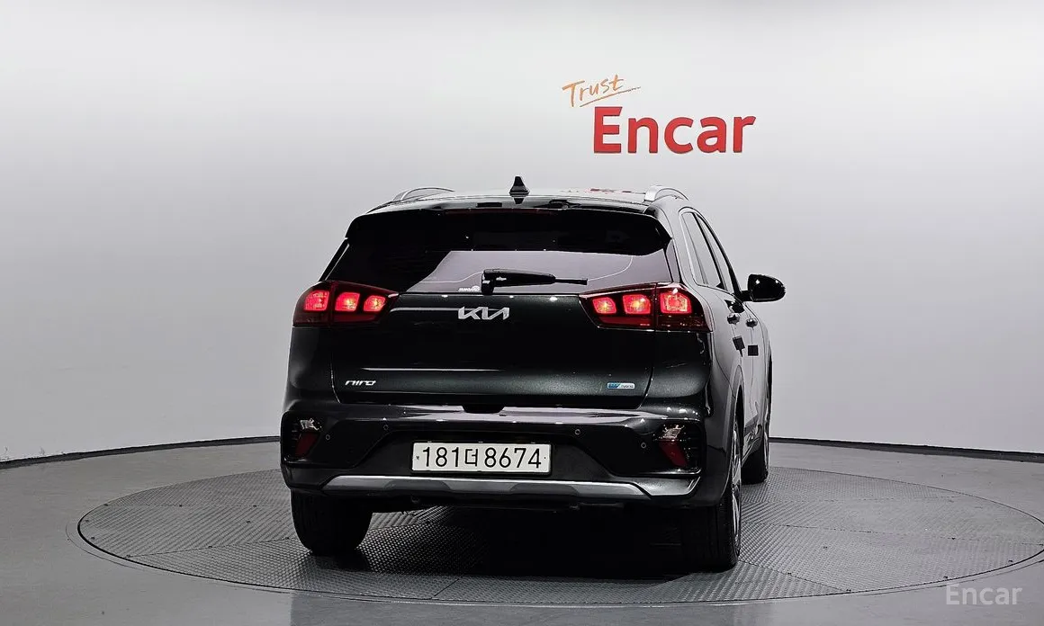 Фото 4 - Kia Niro