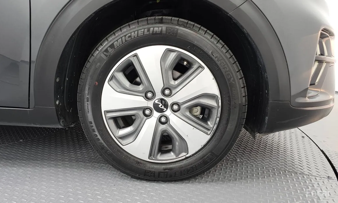 Фото 5 - Kia Niro