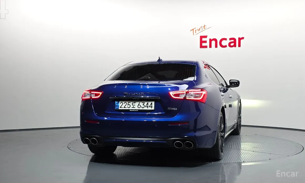 Фото 4 - Maserati Ghibli