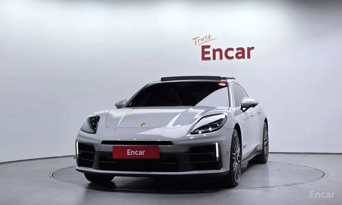 Фото 3 - Porsche Panamera