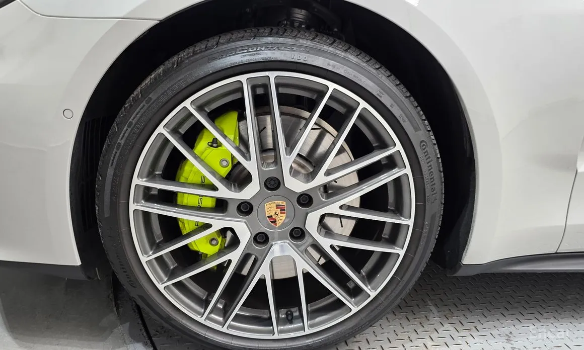 Фото 5 - Porsche Panamera