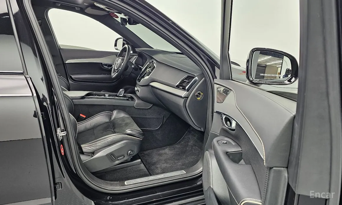 Фото 10 - Volvo XC90