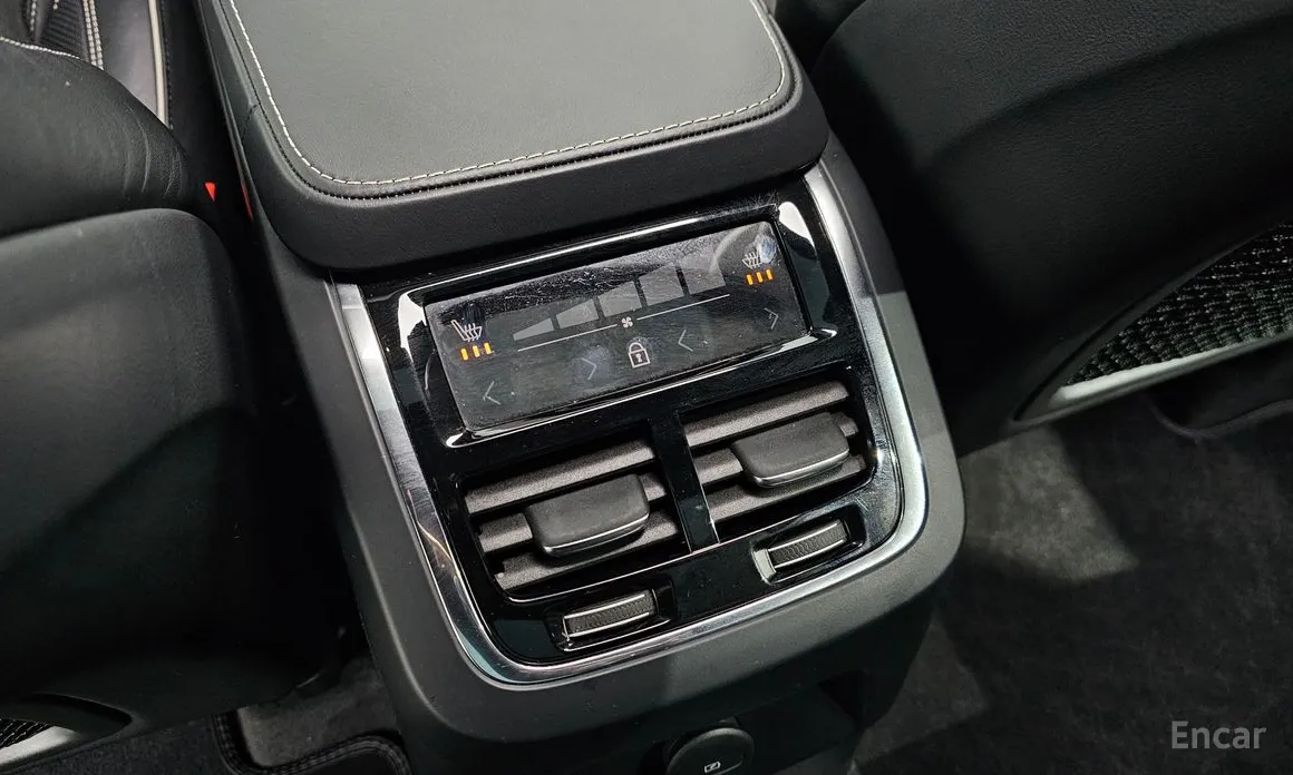 Фото 19 - Volvo XC90