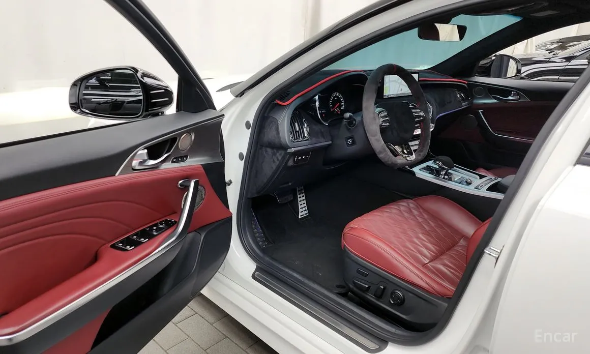 Фото 10 - Kia Stinger