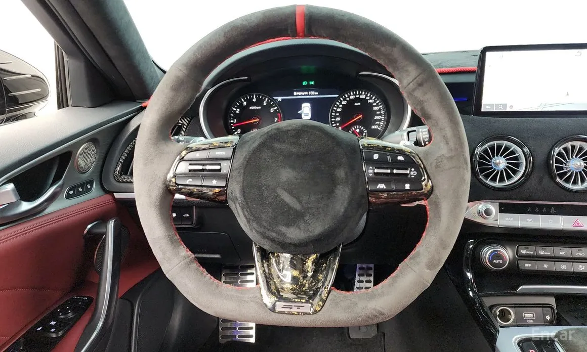 Фото 13 - Kia Stinger