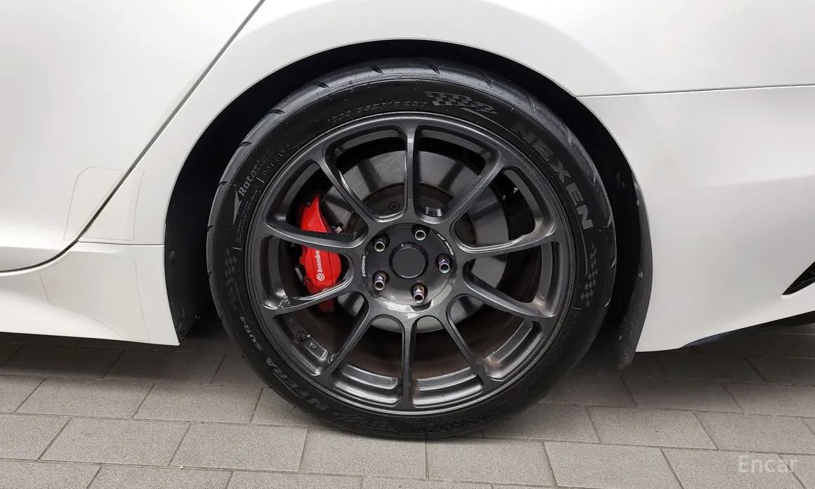 Фото 5 - Kia Stinger