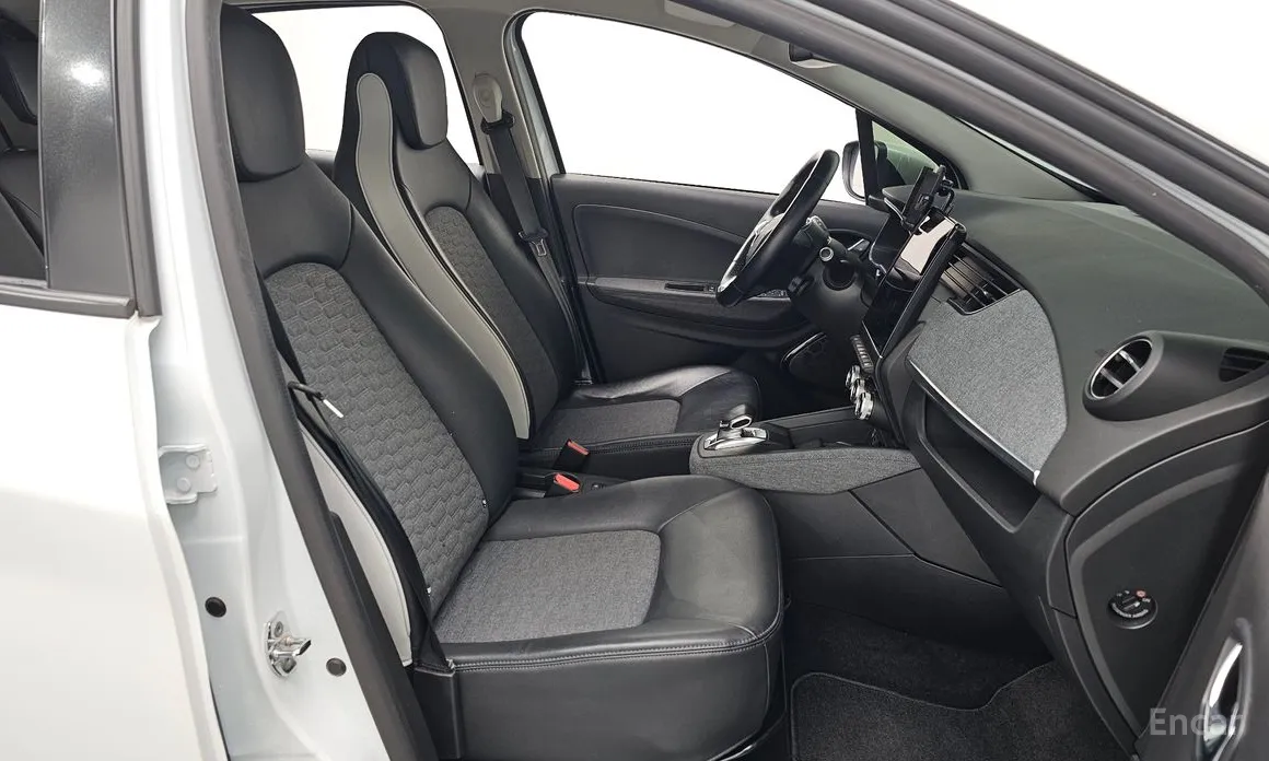 Фото 11 - Renault Zoe