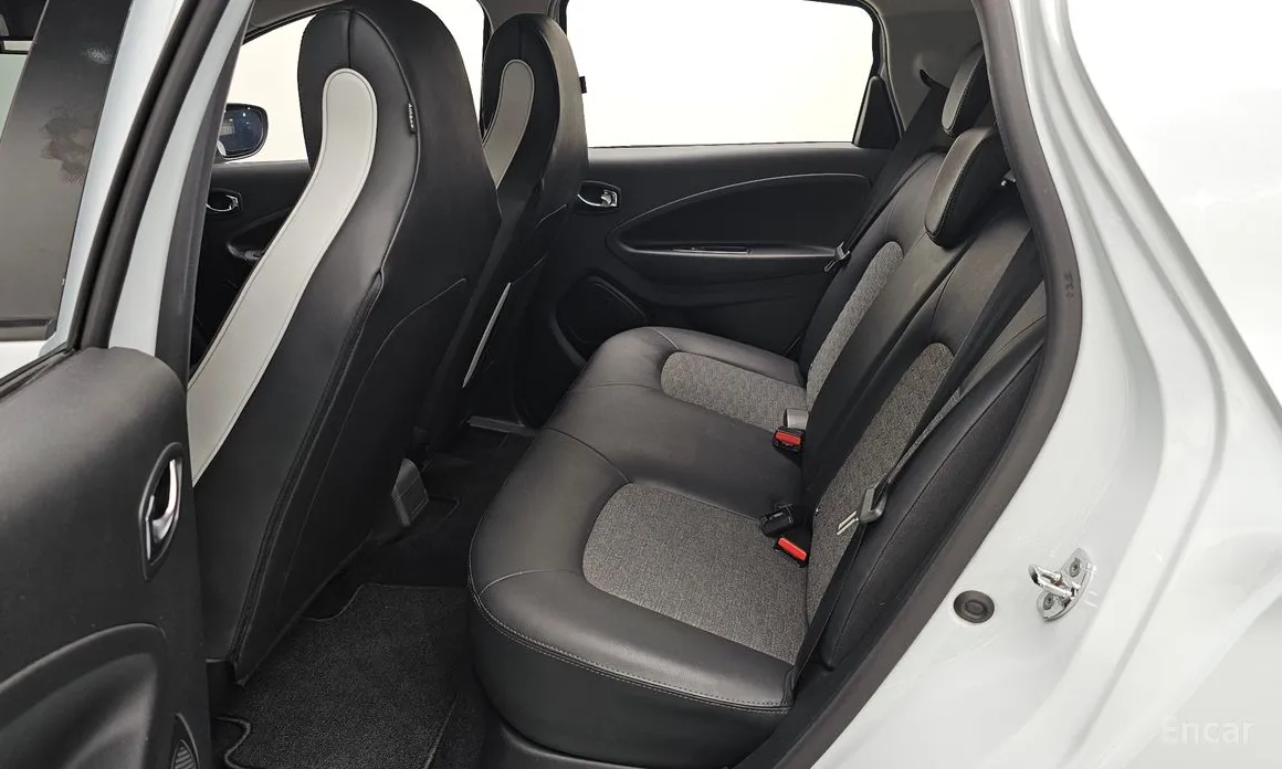 Фото 12 - Renault Zoe