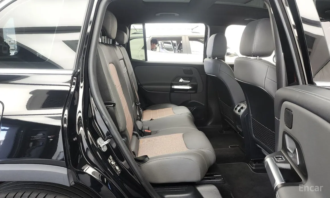 Фото 12 - Mercedes-Benz EQB