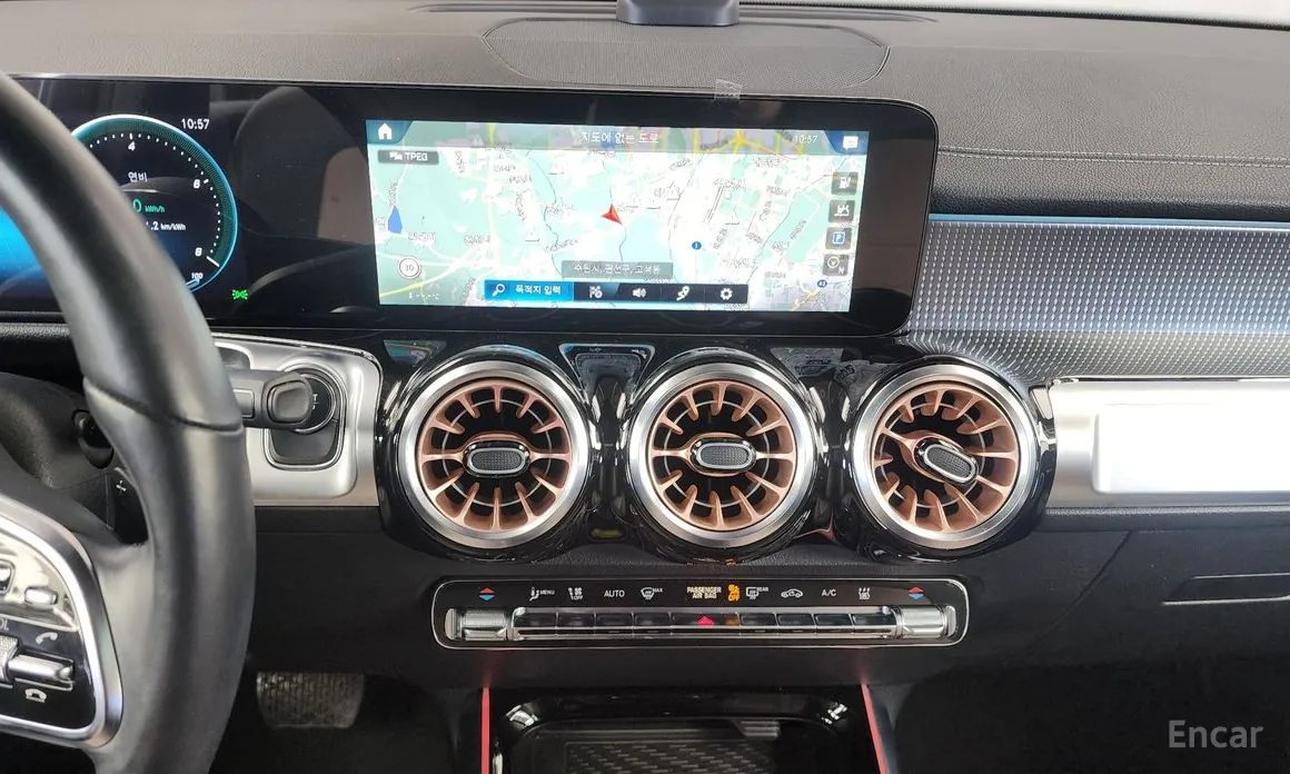 Фото 14 - Mercedes-Benz EQB