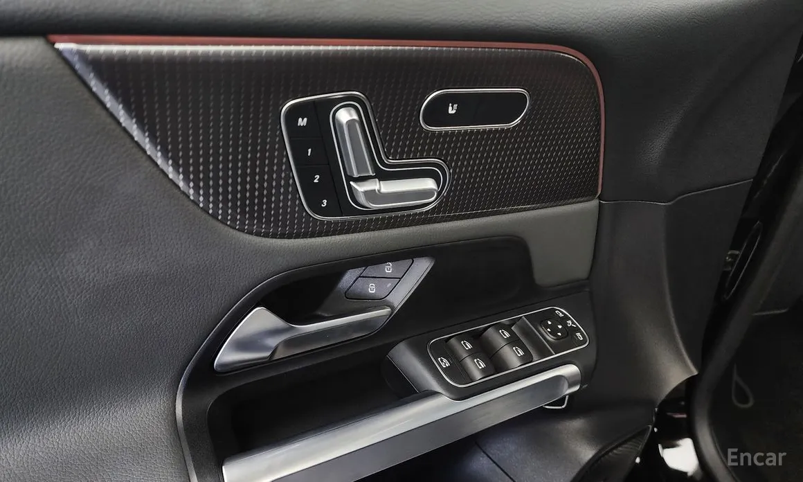 Фото 18 - Mercedes-Benz EQB