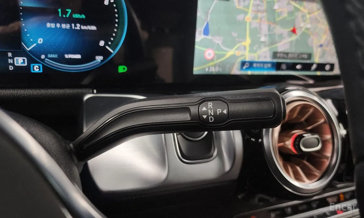 Фото 9 - Mercedes-Benz EQB