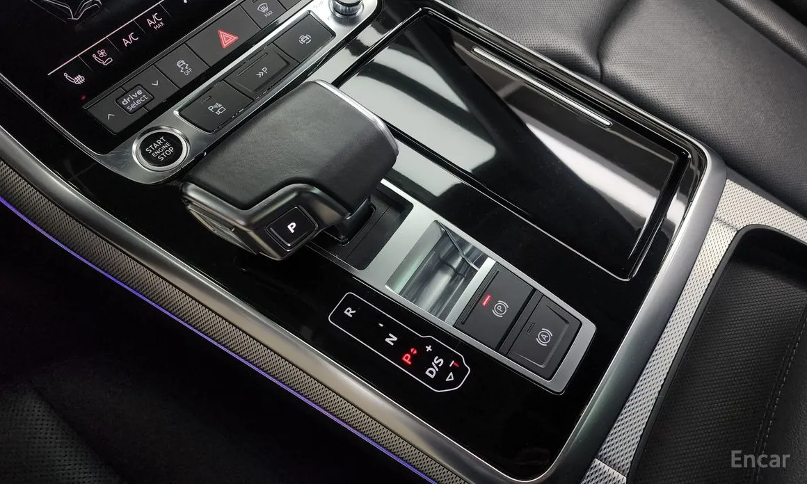 Фото 9 - Audi Q7