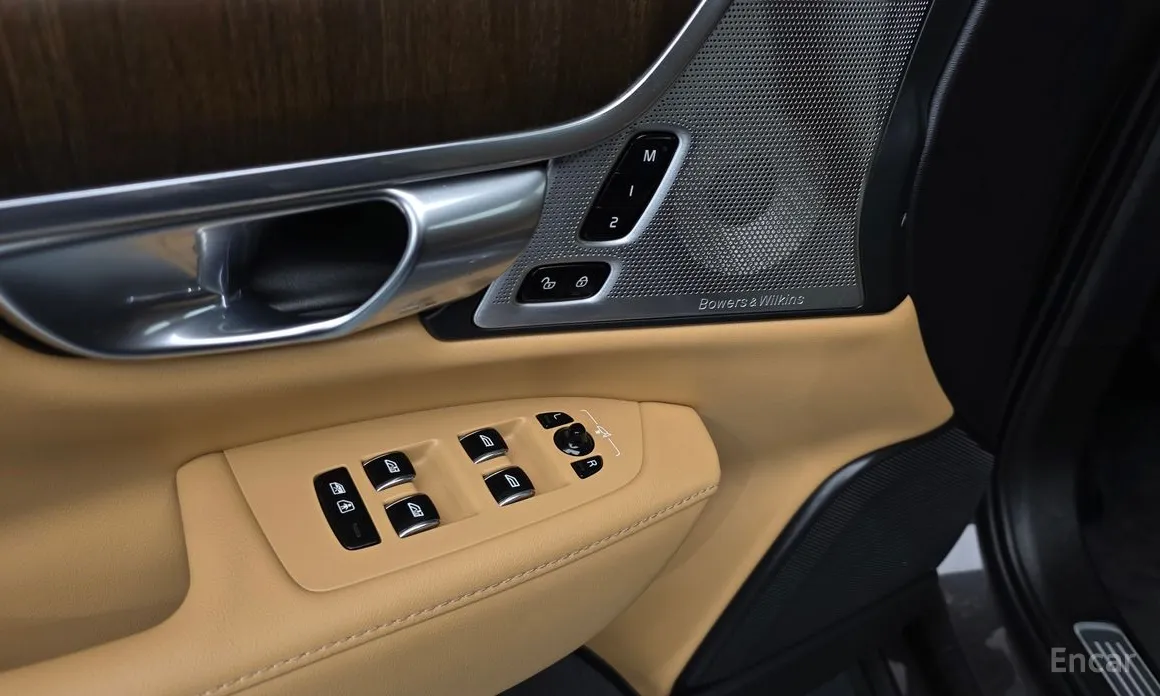 Photo 11 - Volvo S90