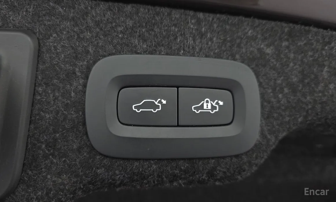 Photo 18 - Volvo S90